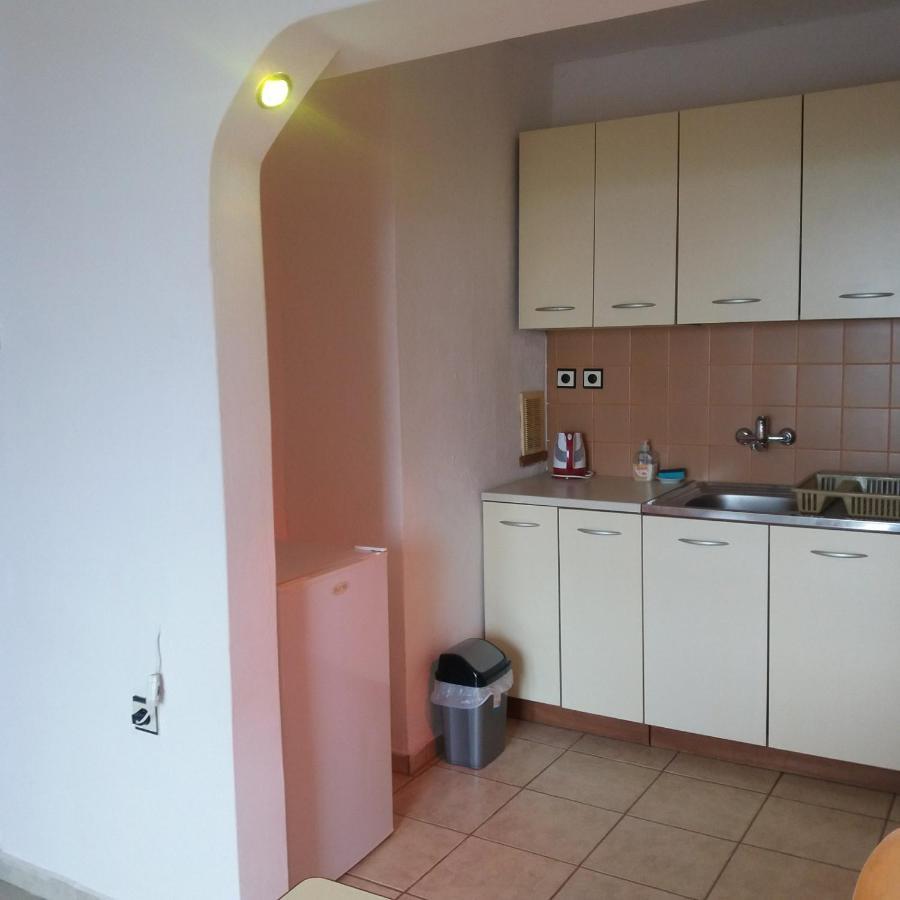 Къща За Гости Семейство Маврови Hotell Rezovo Exteriör bild