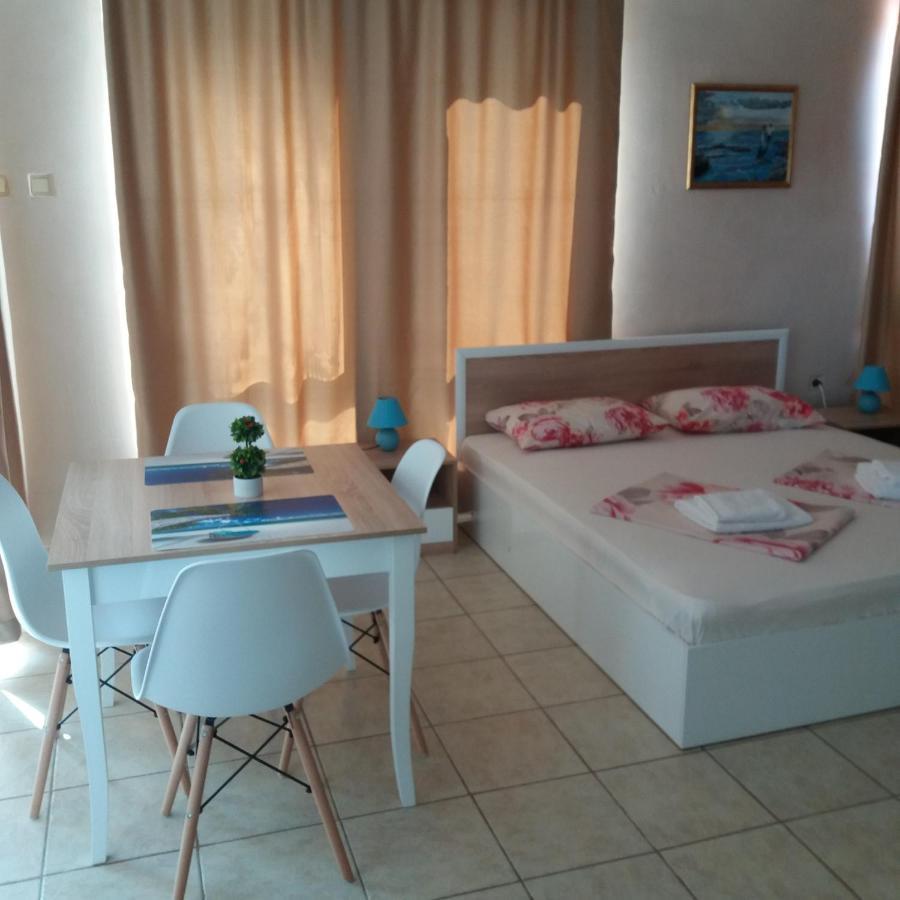 Къща За Гости Семейство Маврови Hotell Rezovo Exteriör bild