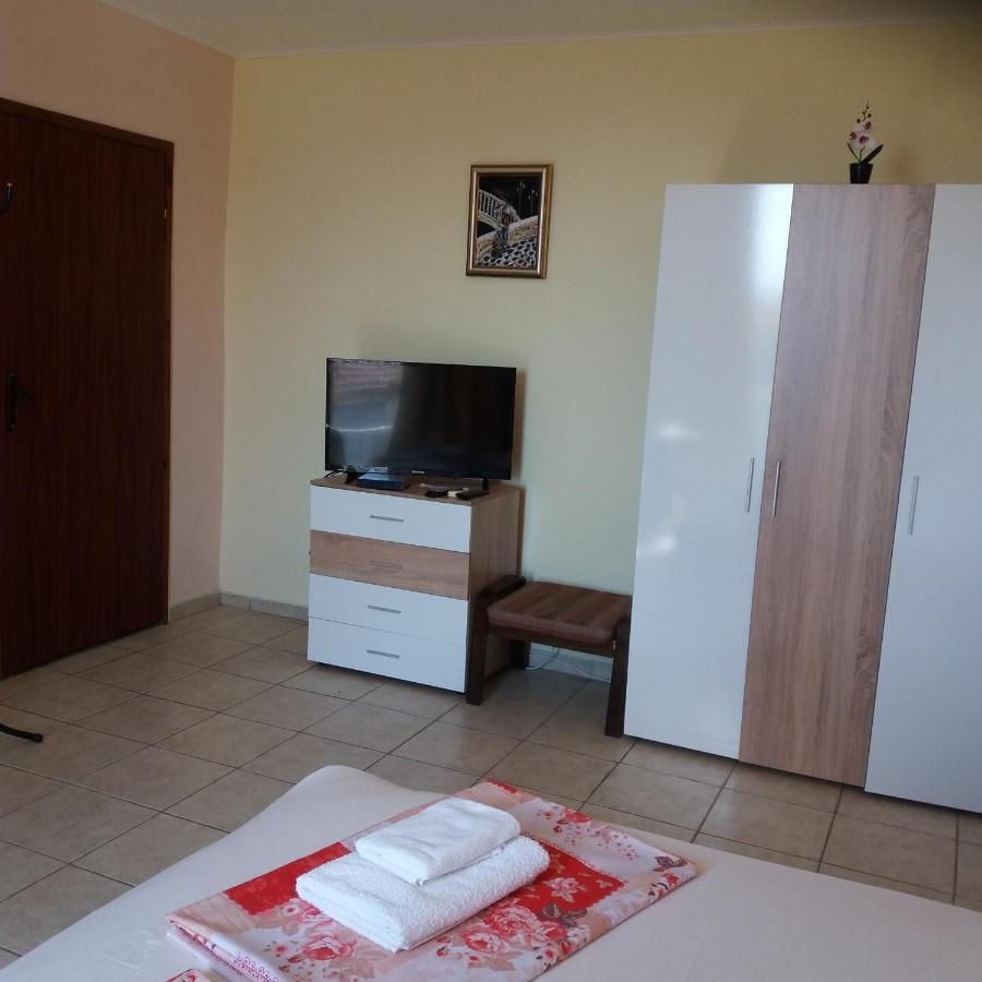 Къща За Гости Семейство Маврови Hotell Rezovo Exteriör bild