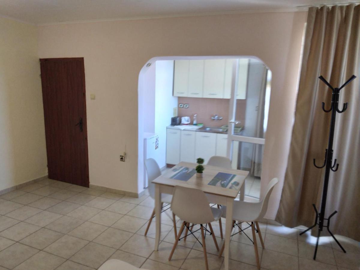 Къща За Гости Семейство Маврови Hotell Rezovo Exteriör bild