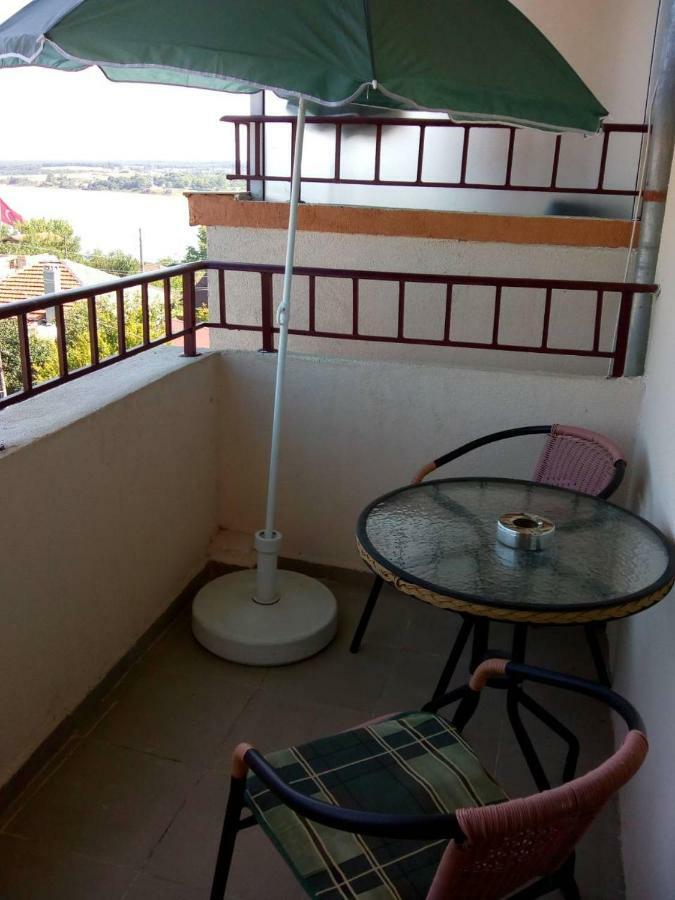 Къща За Гости Семейство Маврови Hotell Rezovo Exteriör bild